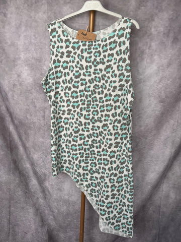 Camiseta asimétrica print turquesa