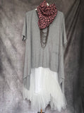 Camiseta asimétrica larga gris