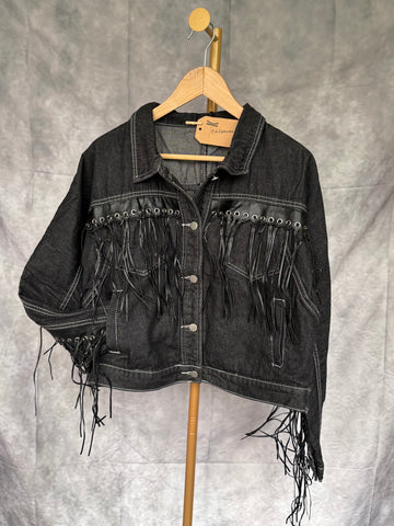 Cazadora con flecos
