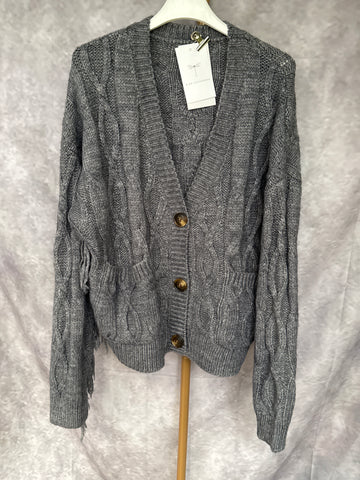 Chaqueta gris  flecos