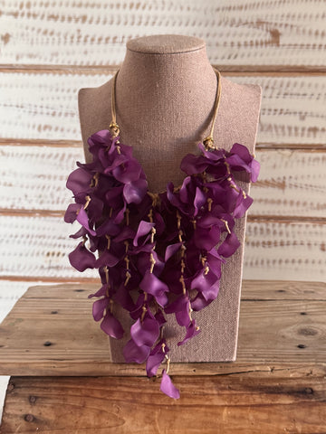 Collar flores resina moradas