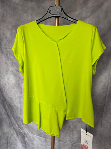 Camiseta asimétrica verde