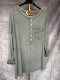 Camiseta botones gris