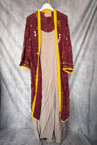 Kimono bordado largo
