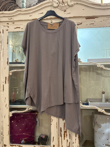 Camiseta asimétrica topo