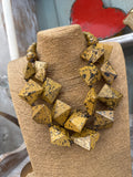 Collar Madera corto