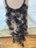 Collar flores negro