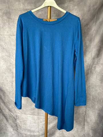 Camiseta Asimétrica Azul
