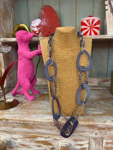 Collar largo eslabones resina