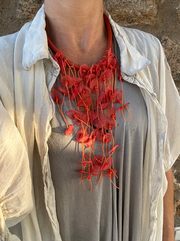 Collar flores naranja
