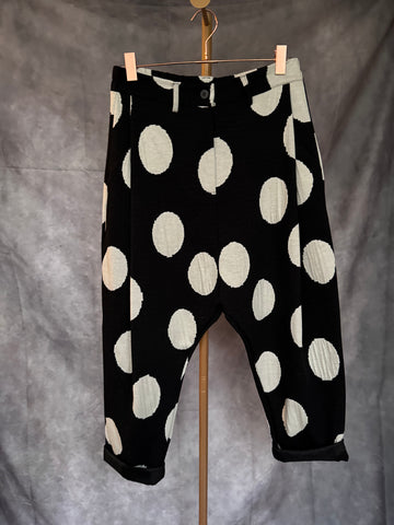 Pantalón lunares negro