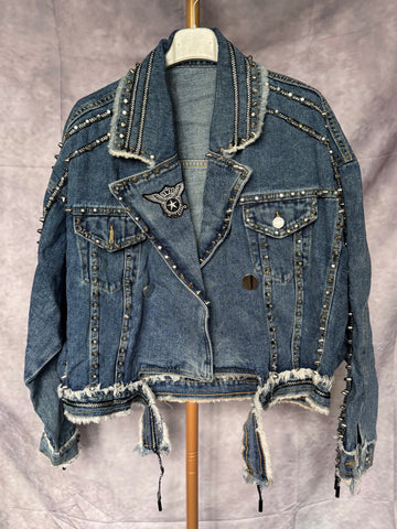 Cazadora vaquera tachuelas