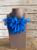 Collar pétalos azul