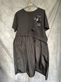 Vestido negro con flor