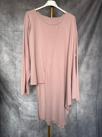 Camiseta larga asimétrica rosa