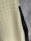 Jersey blanco combinado con vaquero