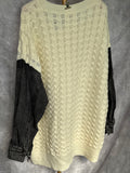 Jersey blanco combinado con vaquero