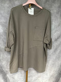 Camiseta bolsillo taupe