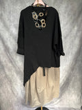 Camiseta negra asimétrica